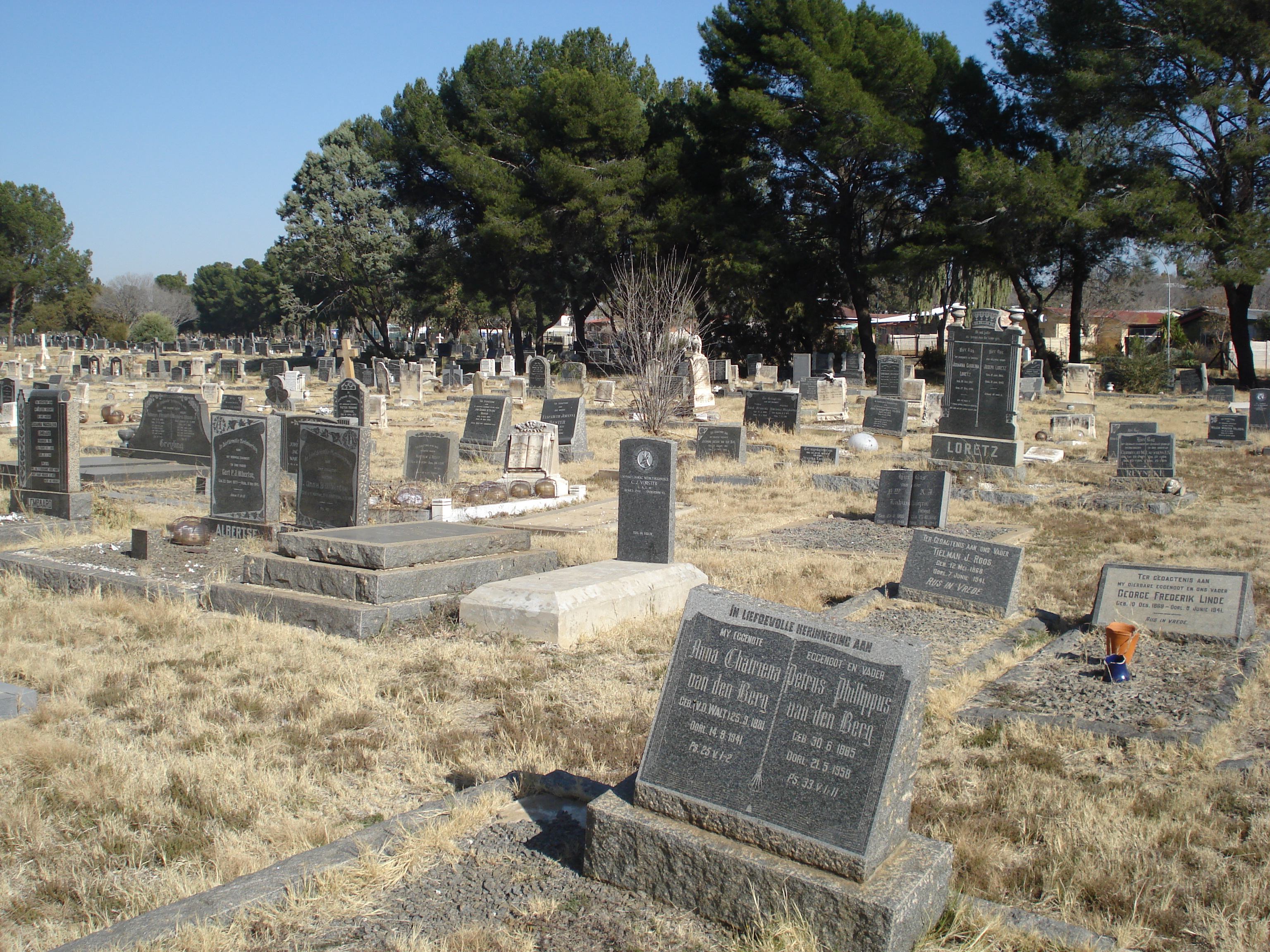 Photo from /search/photos/South Africa/Free State/BLOEMFONTEIN (IN MEMORIAM) CEMETERY/vorster_cj_02.JPG